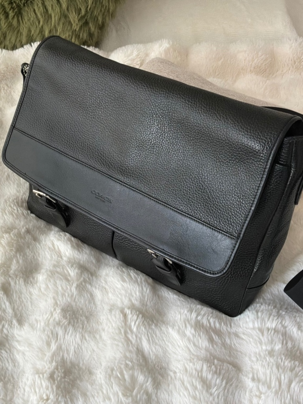 COACH Henry Messenger Bag in Black Pebbled Leather F54149 Fits 15” x 11” x 3.5” - Picture 5 of 10